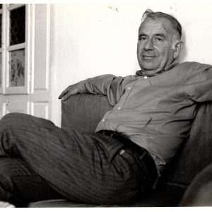 יהודה עמיחי ״מן המקום שבו אנחנו צודקים״, עם ד״ר אבי אלון | 7.1 בשעה 20:30